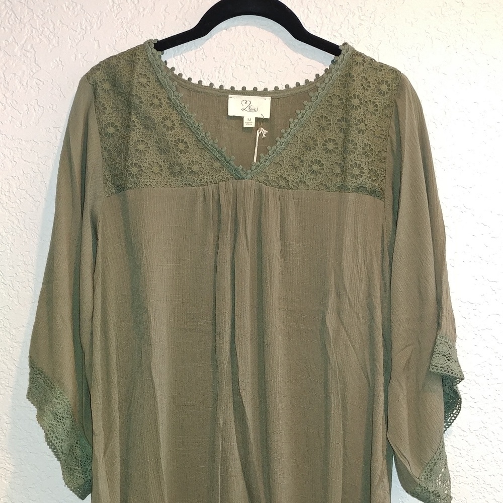 NWT Olive V-neck 3/4 TOP - Picture 6 of 7